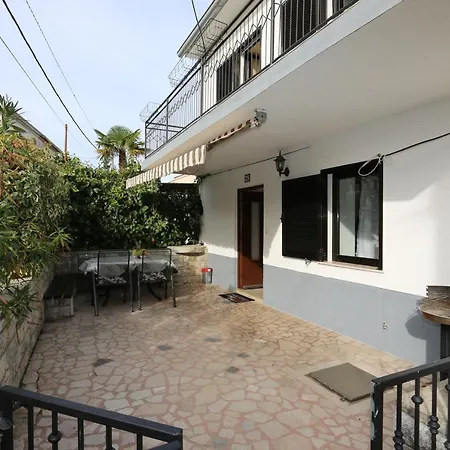 بيت للعطل House Zbasnik كليمنو