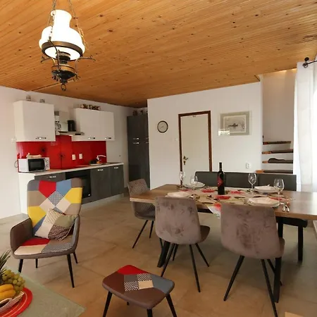Dom wakacyjny House Zbasnik Klimno